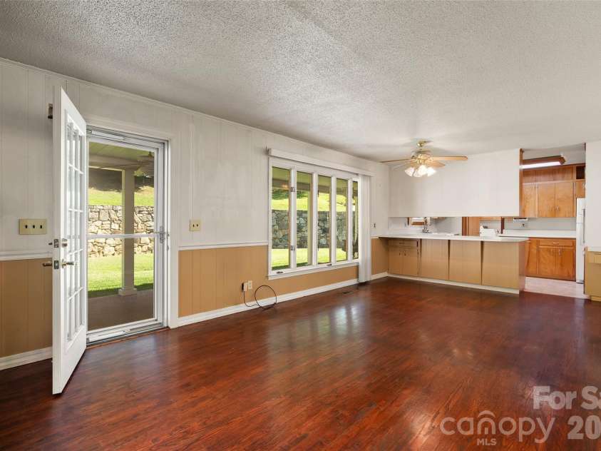 62 Haywood Drive, Canton, NC 28716.  MLS# CAR4410341, YatesRealty ID 49311. 
