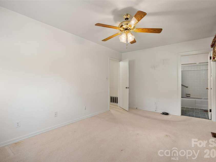 62 Haywood Drive, Canton, NC 28716.  MLS# CAR4410341, YatesRealty ID 49311. 