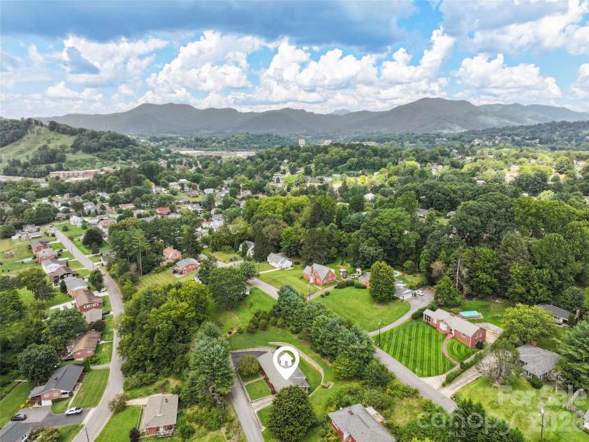 62 Haywood Drive, Canton, NC 28716.  MLS# CAR4410341, YatesRealty ID 49311. 