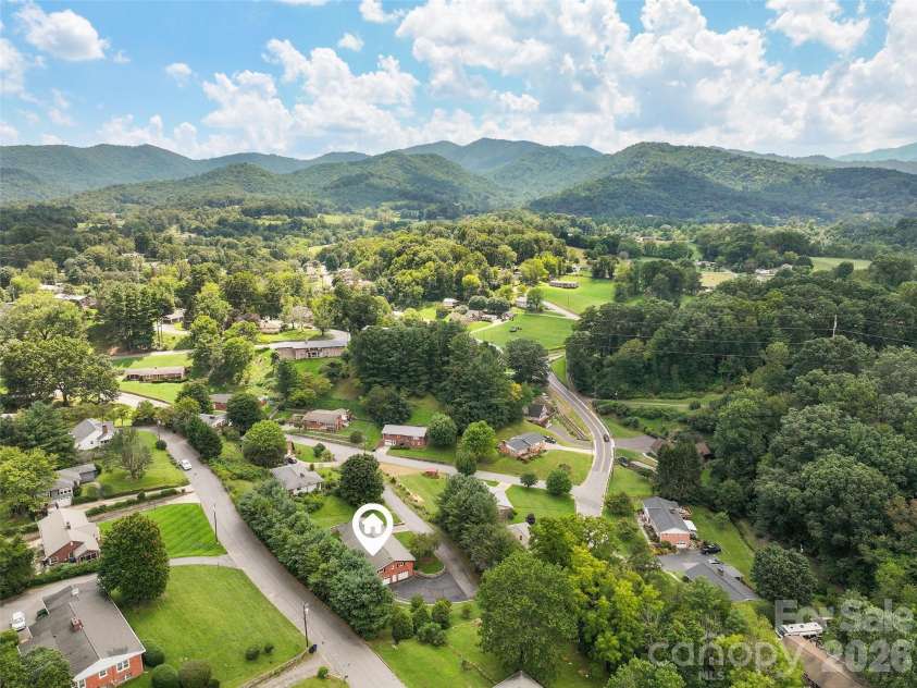 62 Haywood Drive, Canton, NC 28716.  MLS# CAR4410341, YatesRealty ID 49311. 