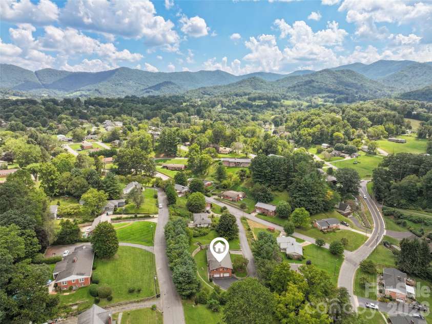 62 Haywood Drive, Canton, NC 28716.  MLS# CAR4410341, YatesRealty ID 49311. 