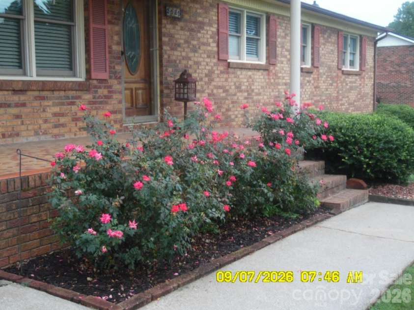 2525 Teague Street, Lincolnton, NC 28092.  MLS# CAR4420903, YatesRealty ID 49312. 