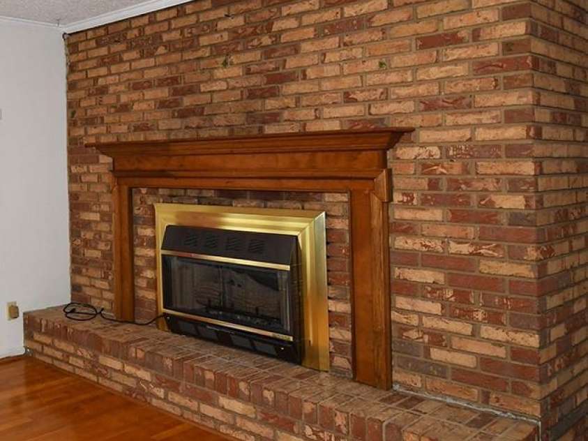 2525 Teague Street, Lincolnton, NC 28092.  MLS# CAR4420903, YatesRealty ID 49312. 