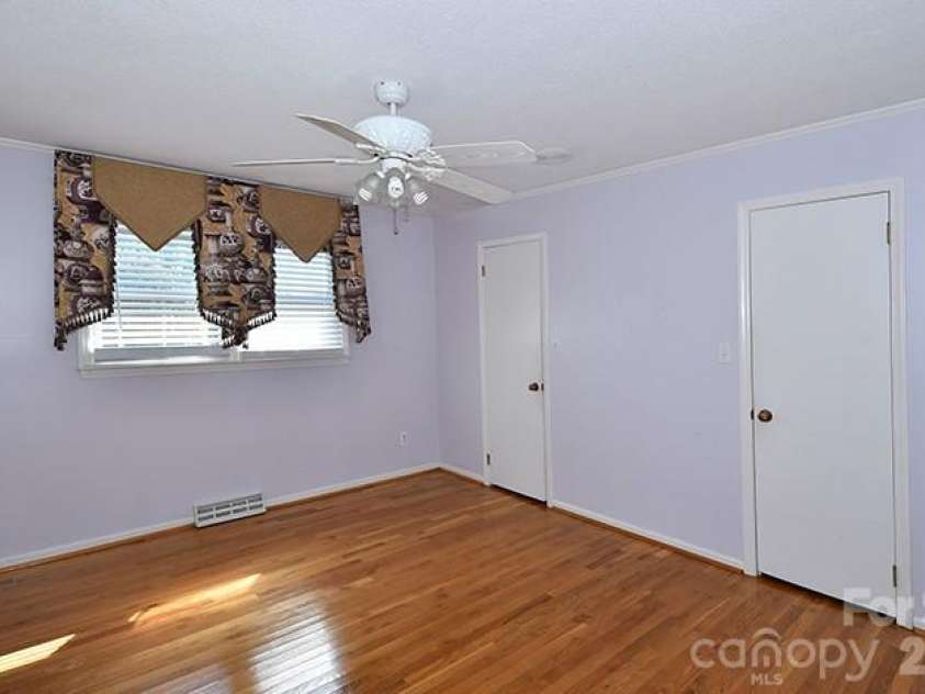 2525 Teague Street, Lincolnton, NC 28092.  MLS# CAR4420903, YatesRealty ID 49312. 