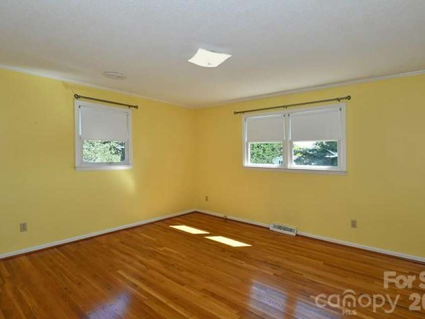 2525 Teague Street, Lincolnton, NC 28092.  MLS# CAR4420903, YatesRealty ID 49312. 