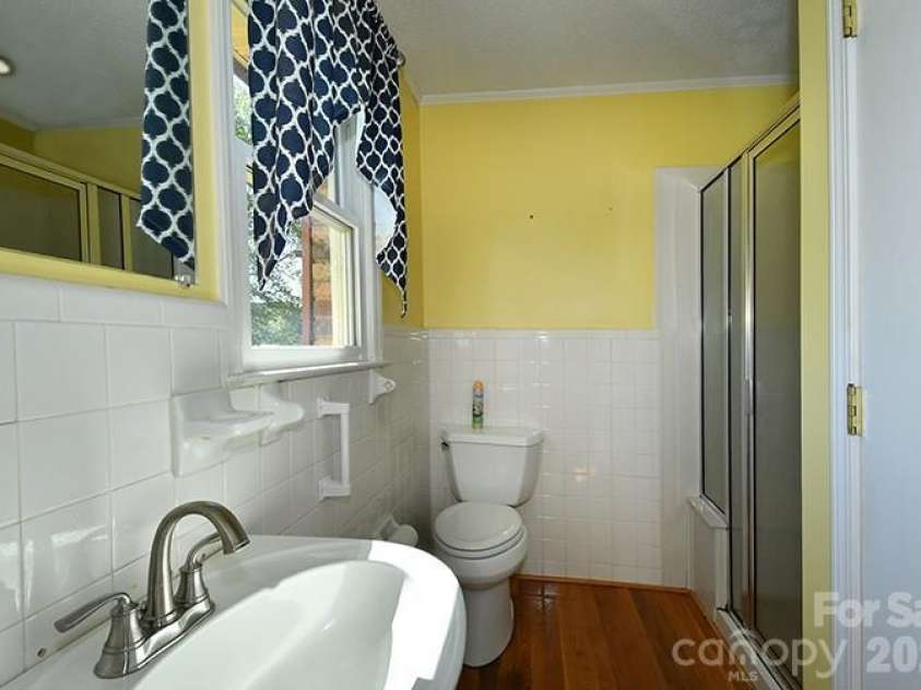2525 Teague Street, Lincolnton, NC 28092.  MLS# CAR4420903, YatesRealty ID 49312. 