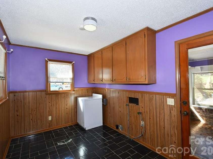 2525 Teague Street, Lincolnton, NC 28092.  MLS# CAR4420903, YatesRealty ID 49312. 