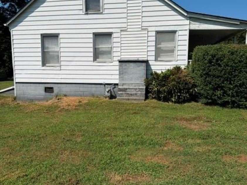 1722 Unity Drive, Statesville, NC 28625.  MLS# CAR4420858, YatesRealty ID 49313. 