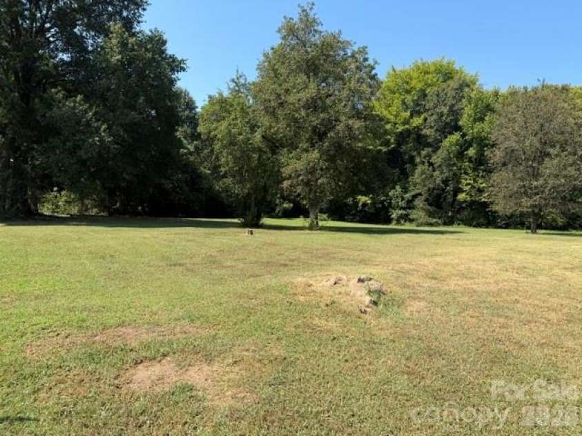 1722 Unity Drive, Statesville, NC 28625.  MLS# CAR4420858, YatesRealty ID 49313. 