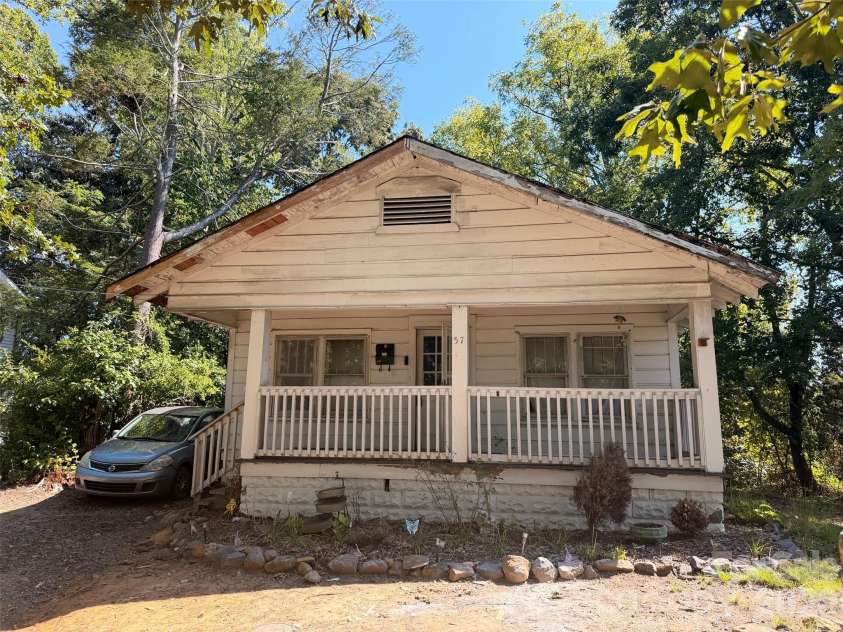 57 Mardell Circle, Asheville, NC 28806.  MLS# CAR4421293, YatesRealty ID 49314. 