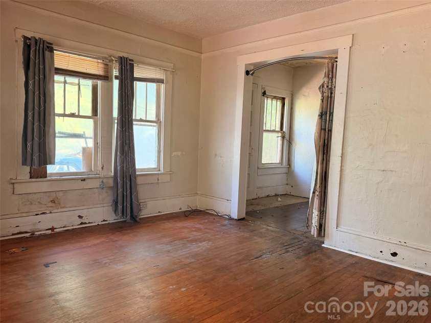 57 Mardell Circle, Asheville, NC 28806.  MLS# CAR4421293, YatesRealty ID 49314. 