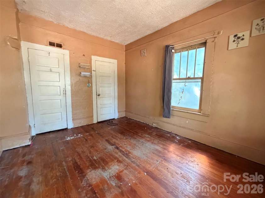 57 Mardell Circle, Asheville, NC 28806.  MLS# CAR4421293, YatesRealty ID 49314. 
