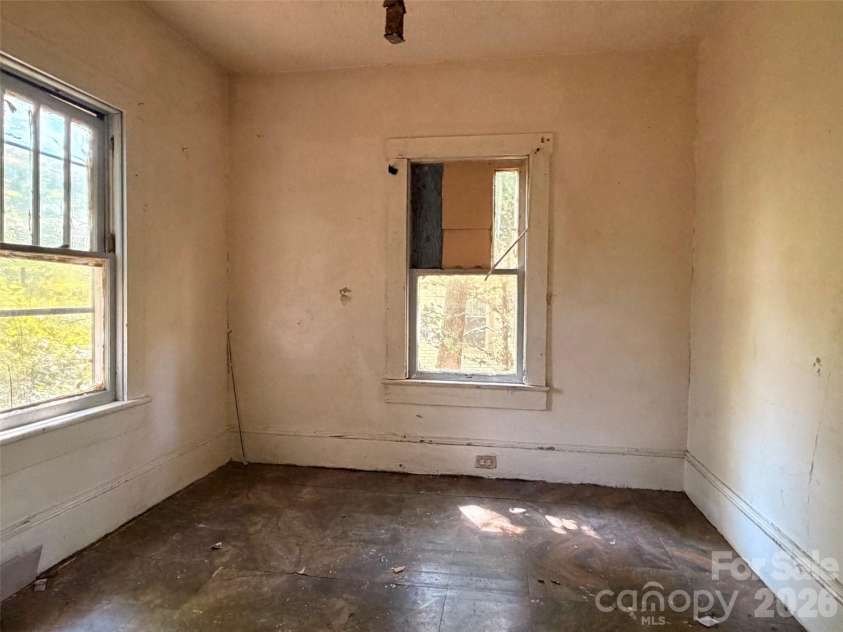 57 Mardell Circle, Asheville, NC 28806.  MLS# CAR4421293, YatesRealty ID 49314. 