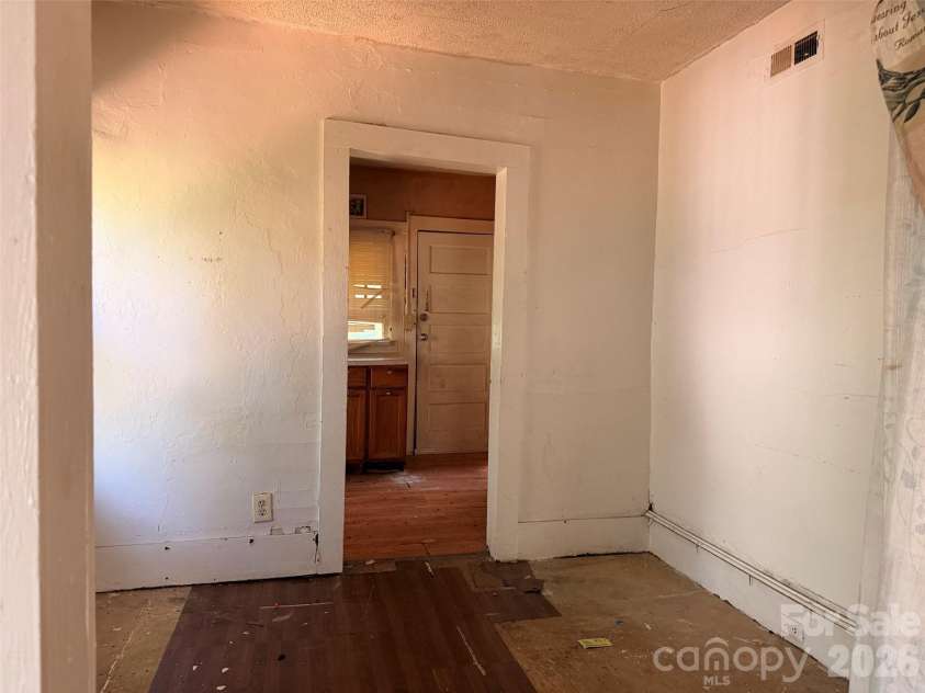 57 Mardell Circle, Asheville, NC 28806.  MLS# CAR4421293, YatesRealty ID 49314. 