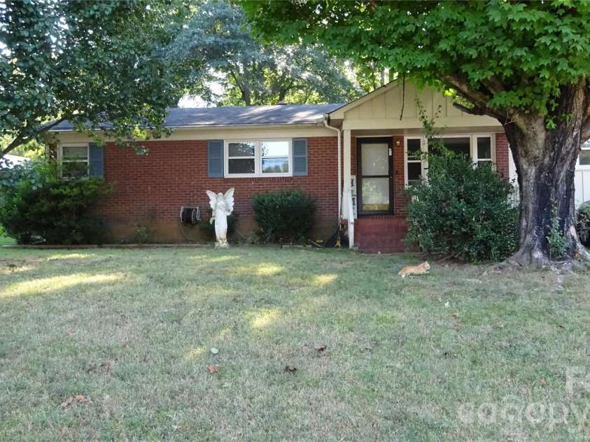 801 Tryon Street, Shelby, NC 28150.  MLS# CAR4422306, YatesRealty ID 49317. 