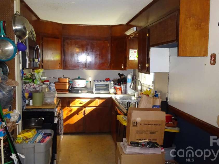801 Tryon Street, Shelby, NC 28150.  MLS# CAR4422306, YatesRealty ID 49317. 