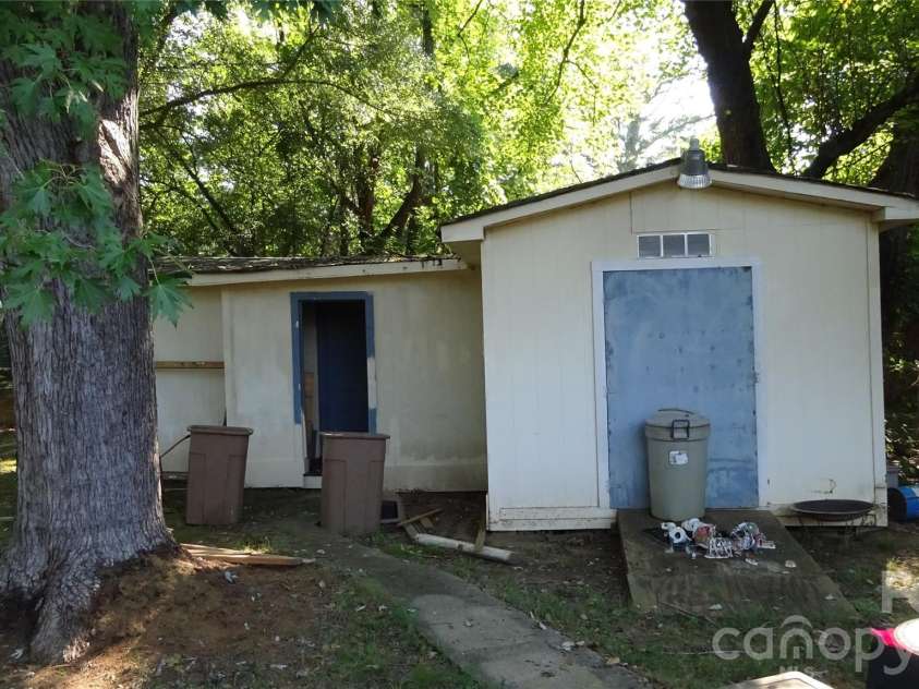 801 Tryon Street, Shelby, NC 28150.  MLS# CAR4422306, YatesRealty ID 49317. 