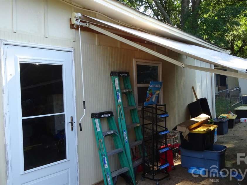 801 Tryon Street, Shelby, NC 28150.  MLS# CAR4422306, YatesRealty ID 49317. 