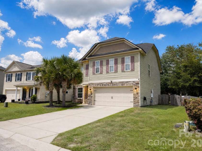 612 Colony Lakes Drive, Lexington, SC 29073.  MLS# CAR4421826, YatesRealty ID 49318. 