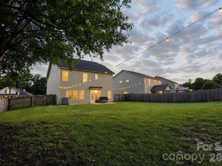 612 Colony Lakes Drive, Lexington, SC 29073.  MLS# CAR4421826, YatesRealty ID 49318. 