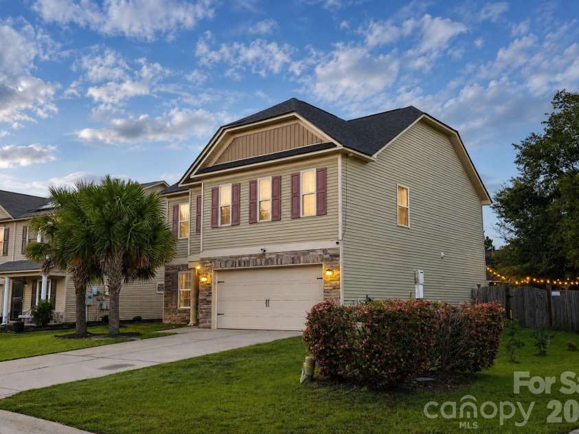 612 Colony Lakes Drive, Lexington, SC 29073.  MLS# CAR4421826, YatesRealty ID 49318. 