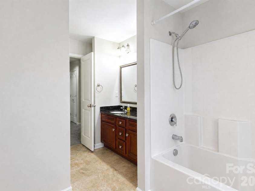 612 Colony Lakes Drive, Lexington, SC 29073.  MLS# CAR4421826, YatesRealty ID 49318. 
