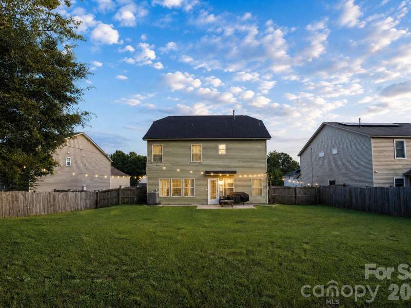 612 Colony Lakes Drive, Lexington, SC 29073.  MLS# CAR4421826, YatesRealty ID 49318. Large level fully fenced backyard