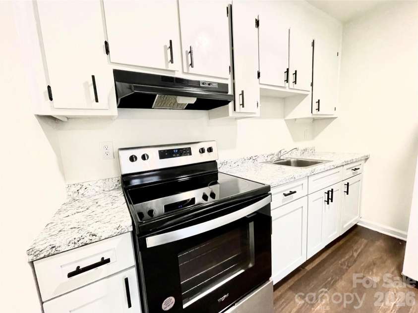810 Dalton Street, Gastonia, NC 28052.  MLS# CAR4422314, YatesRealty ID 49319. 