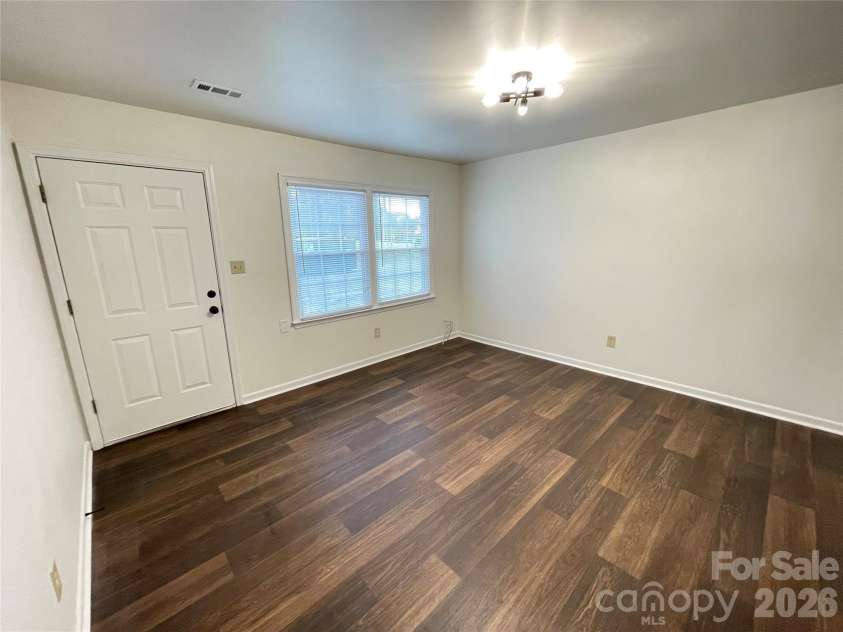 810 Dalton Street, Gastonia, NC 28052.  MLS# CAR4422314, YatesRealty ID 49319. 
