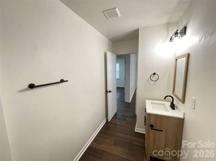 810 Dalton Street, Gastonia, NC 28052.  MLS# CAR4422314, YatesRealty ID 49319. 