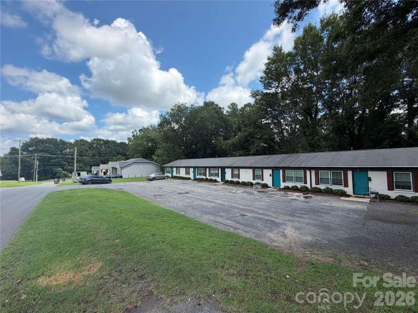 810 Dalton Street, Gastonia, NC 28052.  MLS# CAR4422314, YatesRealty ID 49319. 