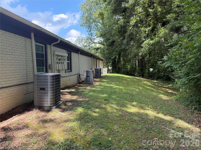810 Dalton Street, Gastonia, NC 28052.  MLS# CAR4422314, YatesRealty ID 49319. 