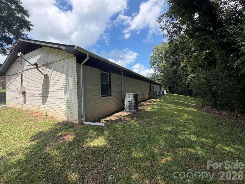 810 Dalton Street, Gastonia, NC 28052.  MLS# CAR4422314, YatesRealty ID 49319. 