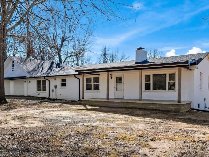 392 Avon Street, Mocksville, NC 27028.  MLS# CAR4222383, YatesRealty ID 4932. 