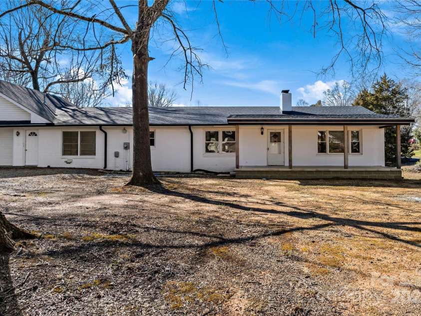 392 Avon Street, Mocksville, NC 27028.  MLS# CAR4222383, YatesRealty ID 4932. 