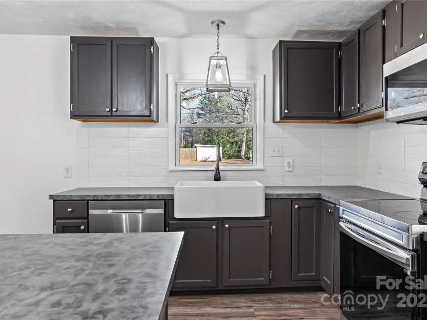 392 Avon Street, Mocksville, NC 27028.  MLS# CAR4222383, YatesRealty ID 4932. 