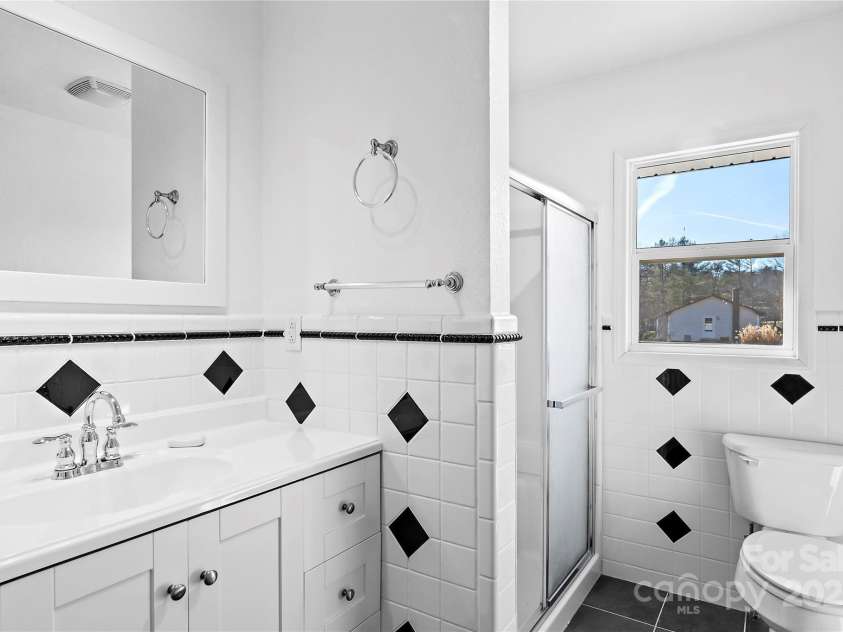 392 Avon Street, Mocksville, NC 27028.  MLS# CAR4222383, YatesRealty ID 4932. 