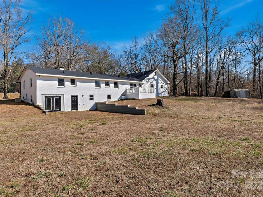 392 Avon Street, Mocksville, NC 27028.  MLS# CAR4222383, YatesRealty ID 4932. 