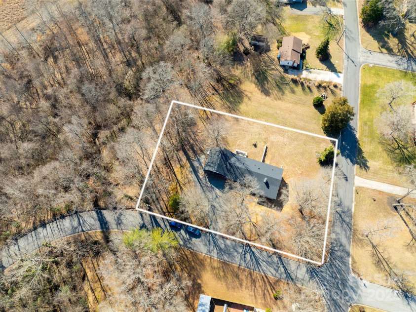 392 Avon Street, Mocksville, NC 27028.  MLS# CAR4222383, YatesRealty ID 4932. 