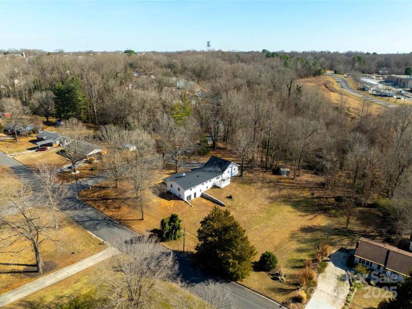 392 Avon Street, Mocksville, NC 27028.  MLS# CAR4222383, YatesRealty ID 4932. 