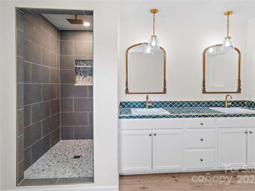 392 Avon Street, Mocksville, NC 27028.  MLS# CAR4222383, YatesRealty ID 4932. Primary Bath with Huge Shower and Double Vanity
