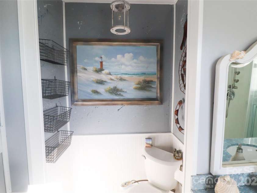 605 US 70 Highway, Hildebran, NC 28637.  MLS# CAR4321162, YatesRealty ID 4932. Primary Bath