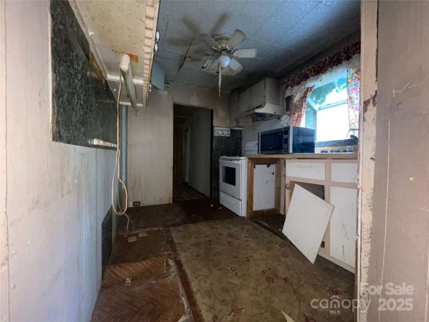 98 Lower Glady Fork Road, Candler, NC 28715.  MLS# CAR4329971, YatesRealty ID 4932. 