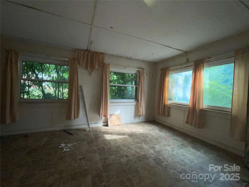 98 Lower Glady Fork Road, Candler, NC 28715.  MLS# CAR4329971, YatesRealty ID 4932. 