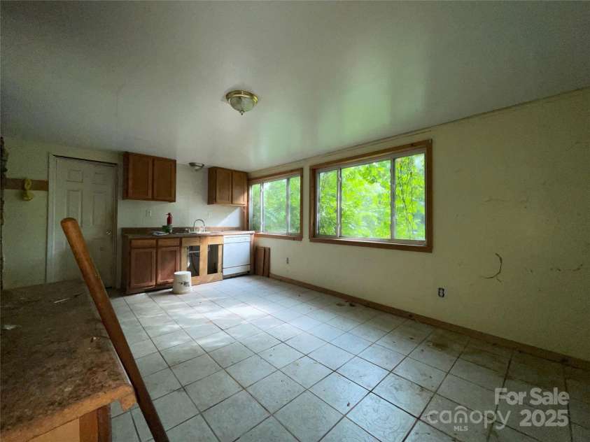 98 Lower Glady Fork Road, Candler, NC 28715.  MLS# CAR4329971, YatesRealty ID 4932. 