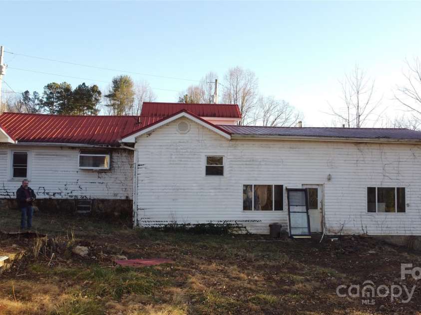 98 Lower Glady Fork Road, Candler, NC 28715.  MLS# CAR4329971, YatesRealty ID 4932. 