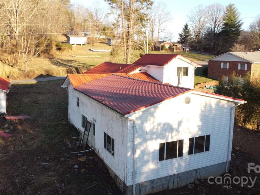 98 Lower Glady Fork Road, Candler, NC 28715.  MLS# CAR4329971, YatesRealty ID 4932. 