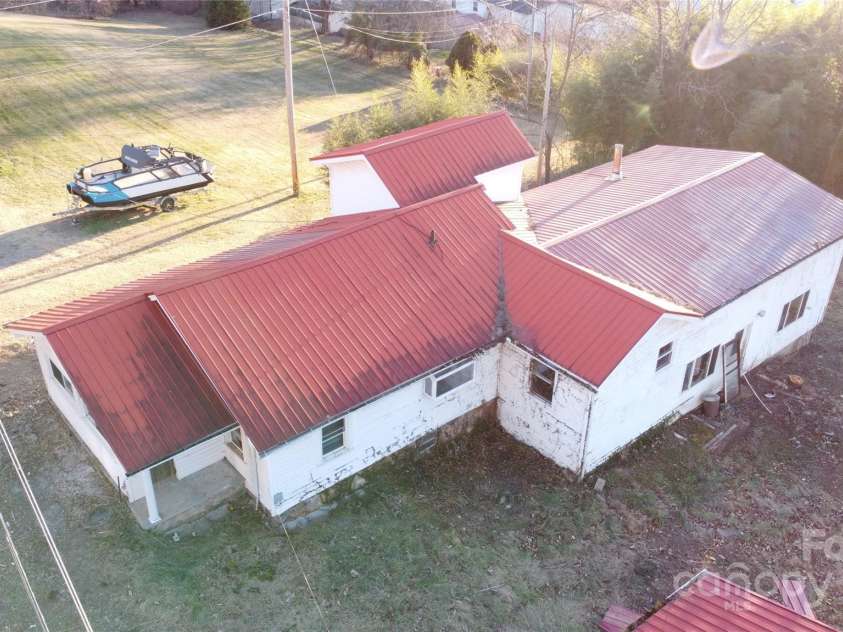 98 Lower Glady Fork Road, Candler, NC 28715.  MLS# CAR4329971, YatesRealty ID 4932. 