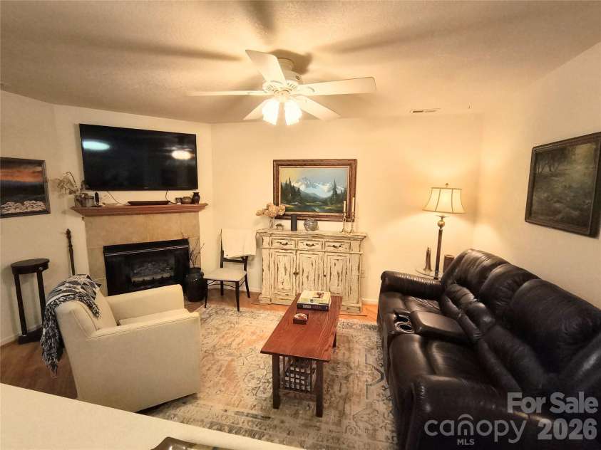 102 Park Lane, Black Mountain, NC 28711.  MLS# CAR4422316, YatesRealty ID 49320. 