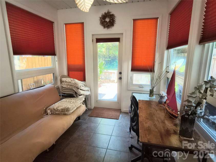 102 Park Lane, Black Mountain, NC 28711.  MLS# CAR4422316, YatesRealty ID 49320. 